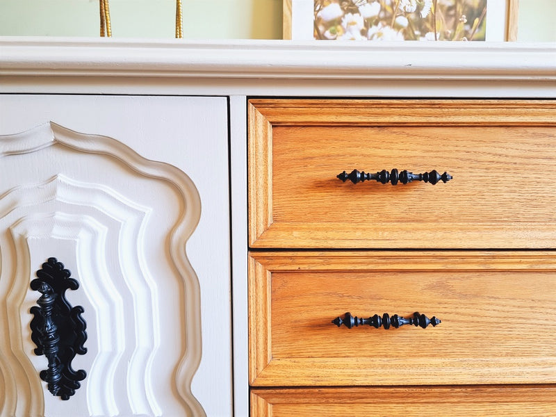 Canada -Beautiful,Solid and Newly Refurbished Oak Low Sideboard/ Chest of drawers/Entertainment Unit&nbsp;