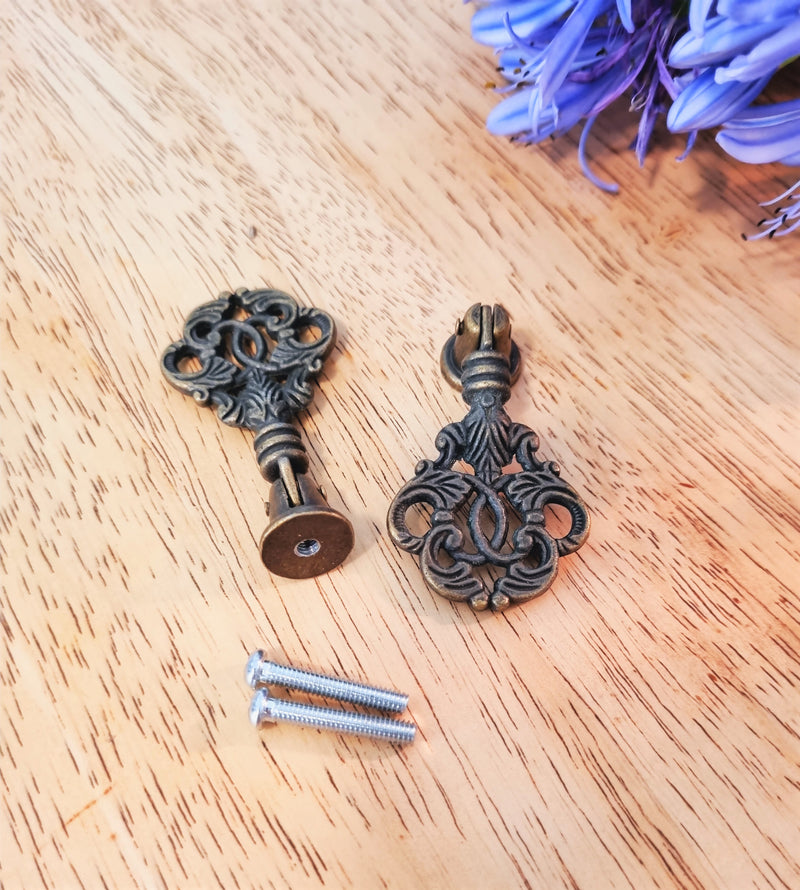 2x Hera- beautiful Single Hole Vintage Cabinet drawer drop/Pull /cupboard Wardrobe door pull handle