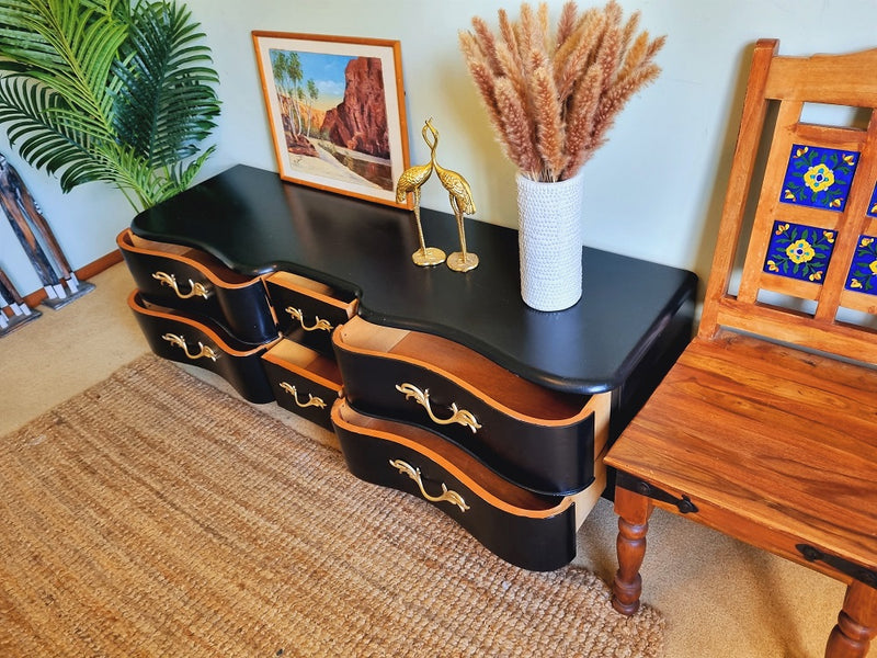 Black-Pearl Stunning and newly refurbished original vintage retro dresser Midnight sky