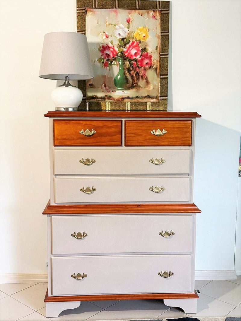 Daphne - Stunning and Newly Refurbished Original Oak chest of drawers