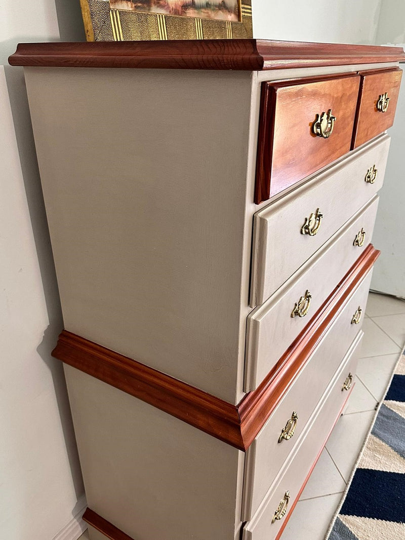 Daphne - Stunning and Newly Refurbished Original Oak chest of drawers