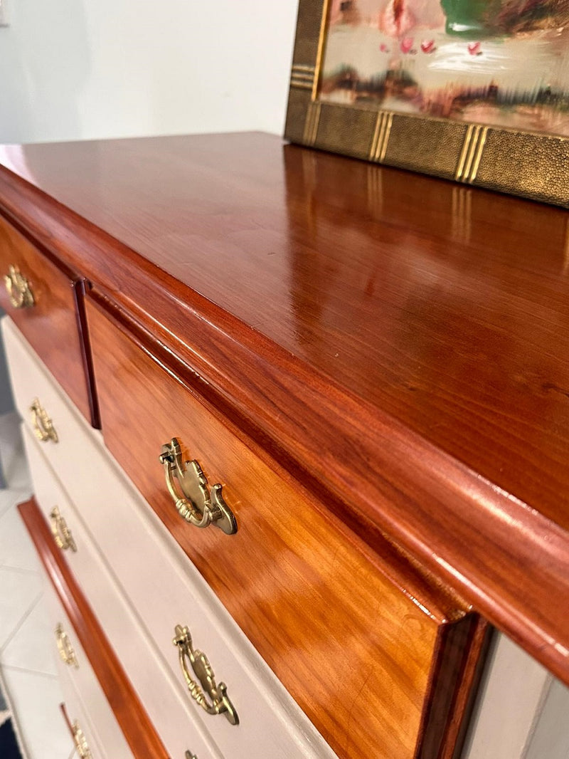 Daphne - Stunning and Newly Refurbished Original Oak chest of drawers