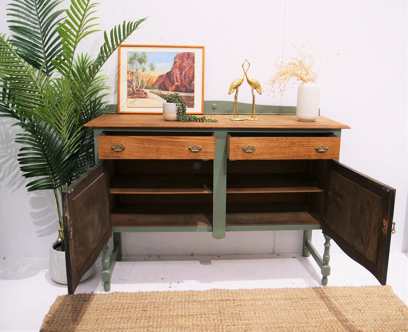 Super Stunning Newly Refurbished Original 1940 English Oak Sideboard