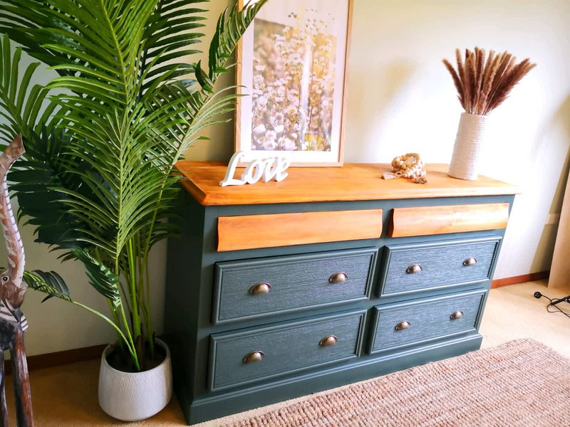 Hugo-Beautiful,gorgeous and newly refurbished solid chest of drawers