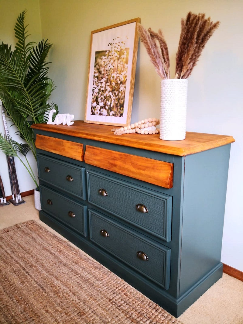 Hugo-Beautiful,gorgeous and newly refurbished solid chest of drawers